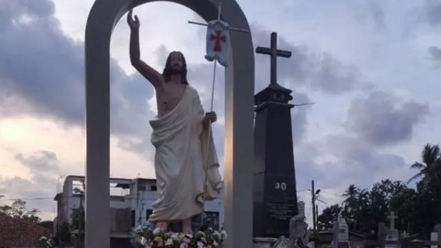 இலங்கையில் ஈஸ்டர் தாக்குதலுக்கு பின் நடந்த தேர்தல்களில் ராஜபக்ஷ குடும்பம் மீண்டும் அரசியல் செல்வாக்கு பெற்றது.