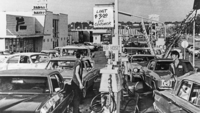 Fila para gasolina nos Estados Unidos em 1974