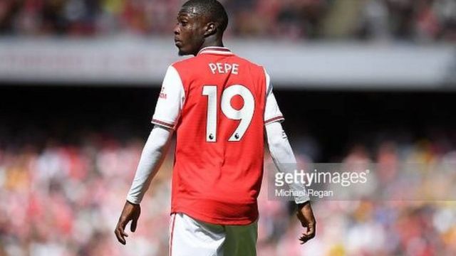 Nicolas Pepe, auteur de deux buts, a sauvé Arsenal d'une défaite contre Vitoria Guimaraes