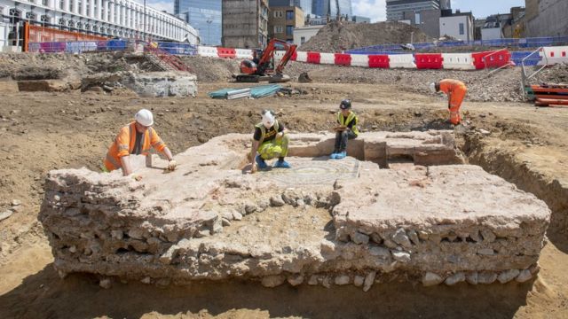 В Лондоне обнаружен мавзолей древнеримской эпохи - BBC News Русская служба