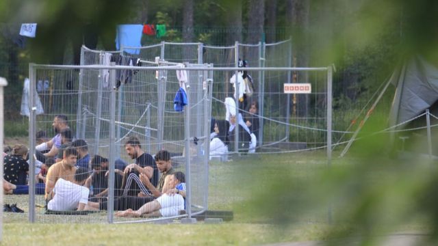 Временный лагерь для мигрантов в Литве