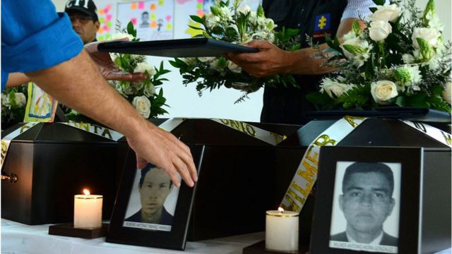 Homenaje a víctimas de las FARC y de los paramilitares en Medellín