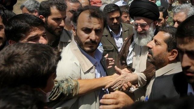 خامنه‌ای و محافظانش