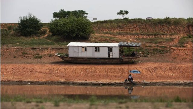 中国经历有记录以来最严重的干旱之一，长江水位骤降(photo:BBC)