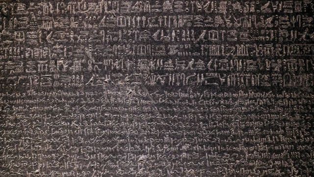 Pedra da Roseta, a chave do conhecimento sobre o Egito Antigo