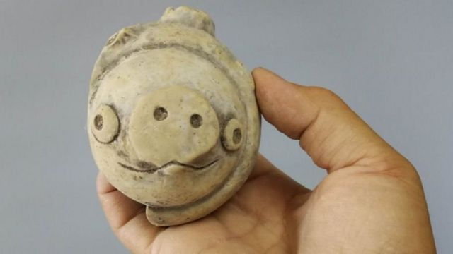 去年7月，考古學家們在三星堆發現了一個具有3000年歷史的陶豬，它的外形酷似《憤怒的小鳥》中的豬。