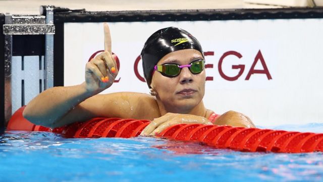Yulia Efimova ganó la medalla plata en los 100 metros estilo pecho, pero fue abucheado antes de cada carrera de natación.