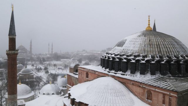 snow in istanbul