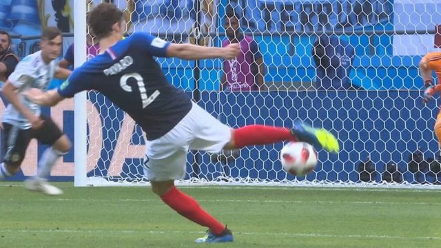 Pavard avuga ko yiganye ivyo abakinyi b'imbere bamubwiye ingene batsinda bari mu kibanza nk'ico