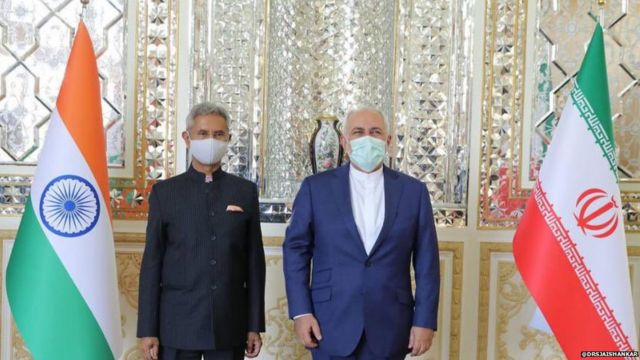 ईरान के विदेश मंत्री जवाद ज़रीफ़ (दाएं) के साथ भारतीय विदेश मंत्री एस जयशंकर (बाएं)