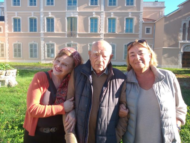 Mônica Cristina Corrêa (à esquerda) com François d'Agay, sobrinho de Exupéry, e sua filha Roselyne