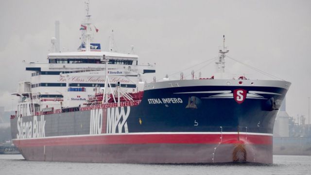 أزمة ناقلات النفط: ما أهمية أعلام الدول المرفوعة على السفن؟ - BBC 