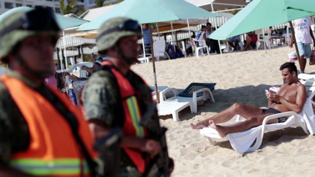 El grupo de "La Barbie" desató la violencia en el balneario de Acapulco.