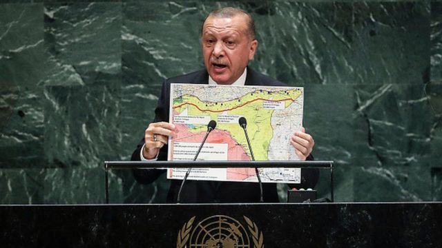 الرئيس التركي رجب طيب أردوغان خلال خطاب له في الأمم المتحدة تحدث خلاله عن المنطقة العازلة التي تريد بلاده إنشاءها في سوريا