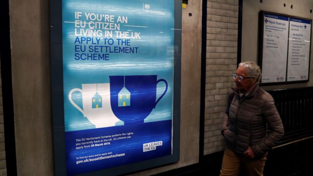 倫敦聖詹姆斯公園地鐵站內宣傳「歐盟定居計劃」的海報（25/3/2019）