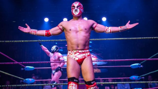 Lucha VaVOOM, el provocador y extravagante espectáculo que combina la lucha  libre mexicana con el cabaret y triunfa en Los Ángeles - BBC News Mundo