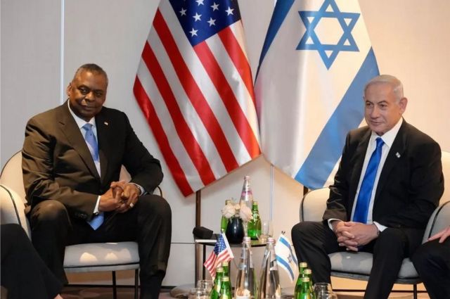: لوید آستین، وزیر دفاع آمریکا و بنیامین نتانیاهو، نخست وزیر اسرائیل