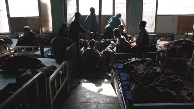 Una sala de uno de los centros de rehabilitación improvisados de Afganistán