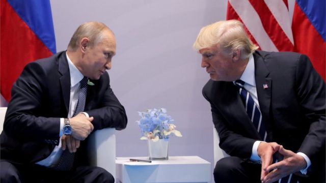 چهره‌های ارشد کنگره آمریکا از دولت ترامپ خواسته‌اند جزئیاتی درباره ملاقات دو نفره روسای جمهوری آمریکا و روسیه در هلسینکی ارائه دهد اما کاخ سفید هنوز در این باره چیزی نگفته است. فقط مترجمان ترامپ و پوتین در جلسه بوده‌اند.