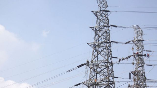 Pemasangan fasilitas proyek pembangkit listrik 35.000 megawatt di Jakarta