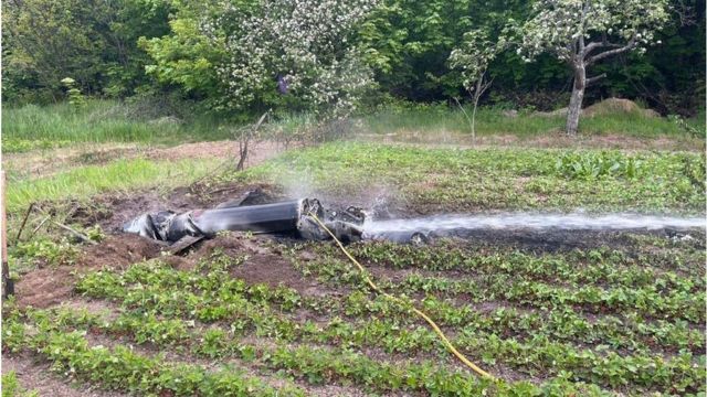 В Голосіївському районі в подвір'ї приватного будинку впали уламки ракети