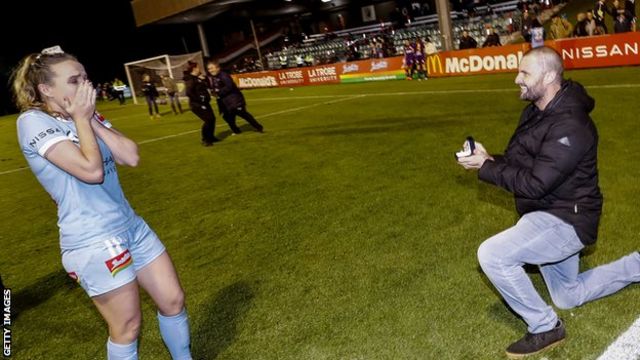 Melbourne City S Rhali Dobson Gets Engaged On The Pitch After Retiring To Support Ill Partner Bbc Sport