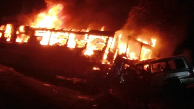 தீக்கிரையான பேருந்து