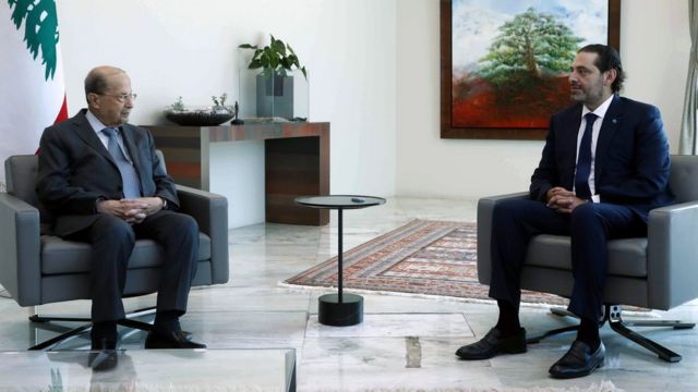 سلم الحريري قائمة بتشكيلة حكومية جديدة برئاسته إلى الرئيس اللبناني ميشال عون