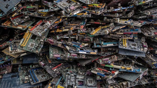 联合国估算，全球每年产生的电子垃圾超过4500万吨（Credit: Getty Images）(photo:BBC)