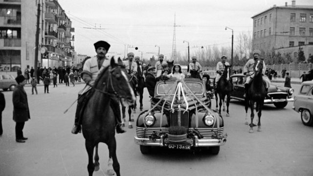 Bakı şəhərinin küçələrində Bahar qızının qarşılanması (22 mart 1967).