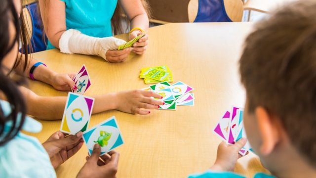 Como equilibrar técnica e brincadeira nas aulas para crianças