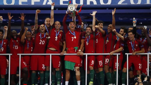 campeón de la Eurocopa 2016 entre llantos de dolor y alegría - BBC News Mundo