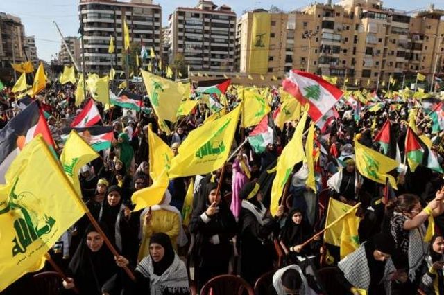 Los partidarios de Hezbolá se reunieron en los suburbios del sur de Beirut para escuchar el discurso.