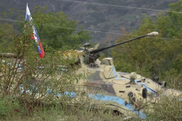 Dağlık Karabağ'da barış gücü olarak görev yapan Rus ordusuna ait bir tank 