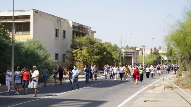 The part of the Varosha public beach, which has been closed to settlements and settlements in Northern Cyprus since 1974, and Demokrasi Street were opened to the public on October 8.