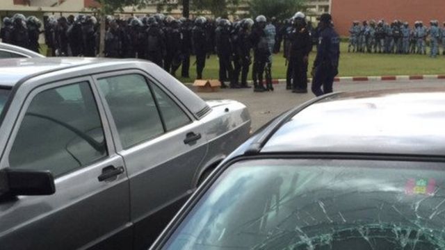 Les étudiants réclament le départ des forces de l'ordre du campus universitaire