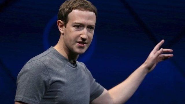 Mark Zuckerberg trả lời các câu hỏi của báo giới trong gần một tiếng đồng hồ