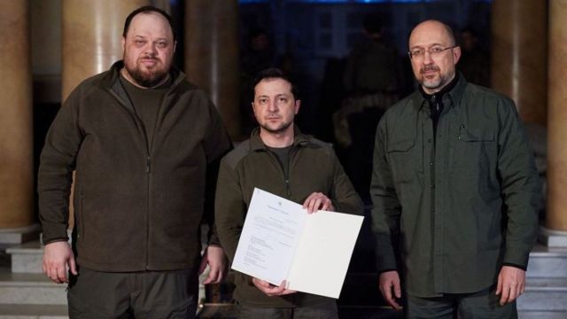 Presiden Ukraina sebut Rusia akan tingkatkan serangan militer seiring dengan pembahasan Uni Eropa 2 Ukraina, Uni Eropa