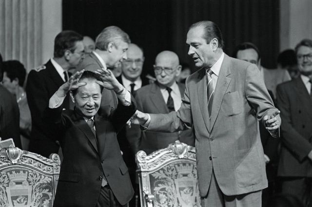 1986年，胡耀邦訪問法國巴黎。