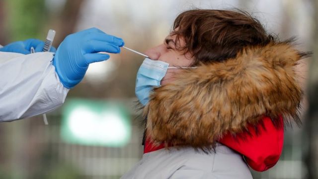 Una prueba de coronavirus.