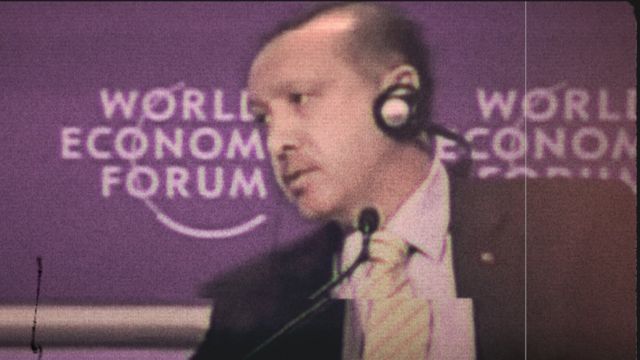 Davos zirvesinde Erdoğan ve İsrail Cumhurbaşkanı Şimon Peres, "Gazze: Ortadoğu'da Barış İçin Model" konulu bir panele katıldı.