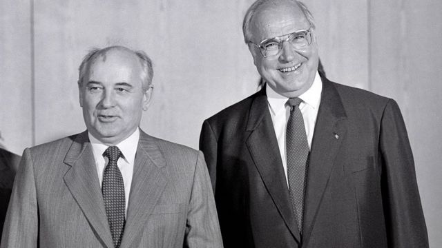 Mijail Gorbachov y Hermut Kohl.