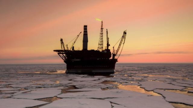 حرق الغاز هو أحد أسباب ذوبان الغطاء الجليدي في القطب الشمالي