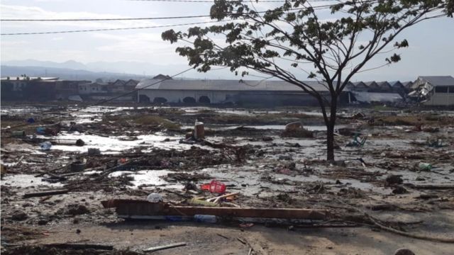 Tsunami dan gempa Palu dalam gambar kehancuran duka cita 