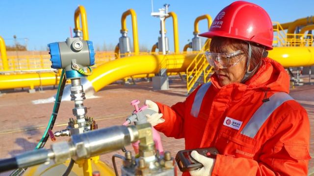 saluran pipa "Angkatan Siberia 1" di Qinghuangdao, Cina.  Itu juga dikenal sebagai Pipa Gas Alam antara Cina dan Rusia.