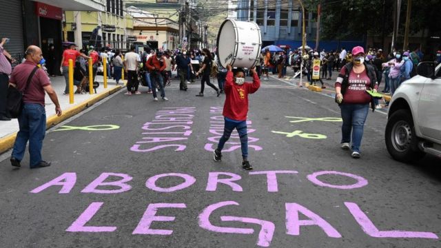 Una protesta a favor del aborto en Honduras.