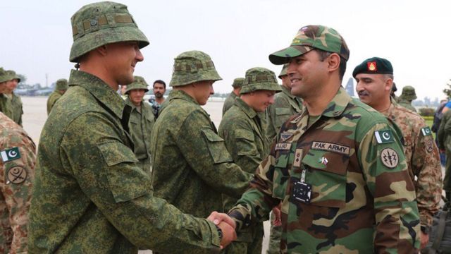 Пакистанские и российские военные уже встретились перед началом совместных учений