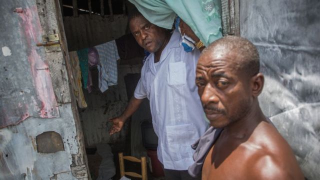 "Barbecue" muestra la casa de un haitiano desfavorecido,