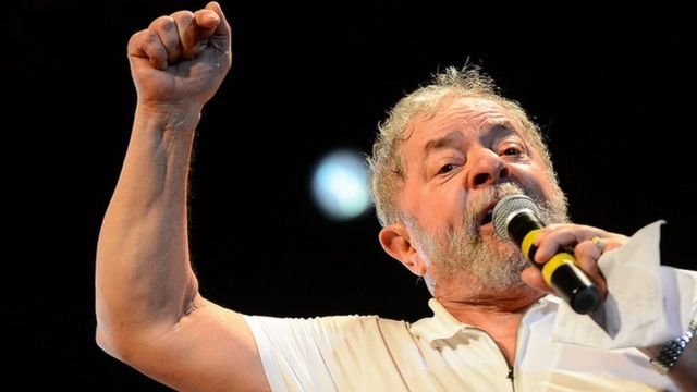 Ex-presidente Lula discursa em ato contra o impeachment da presidenta Dilma Rousseff nos Arcos da Lapa em 11 de abril de 2016