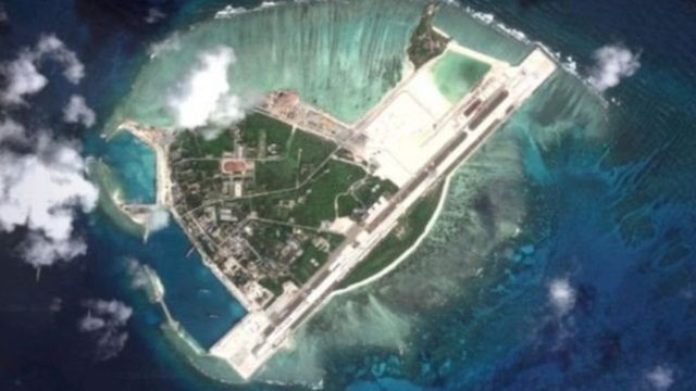 Một phi cơ ném bom H-6K được cho là đã hạ cánh trên đảo Phú Lâm